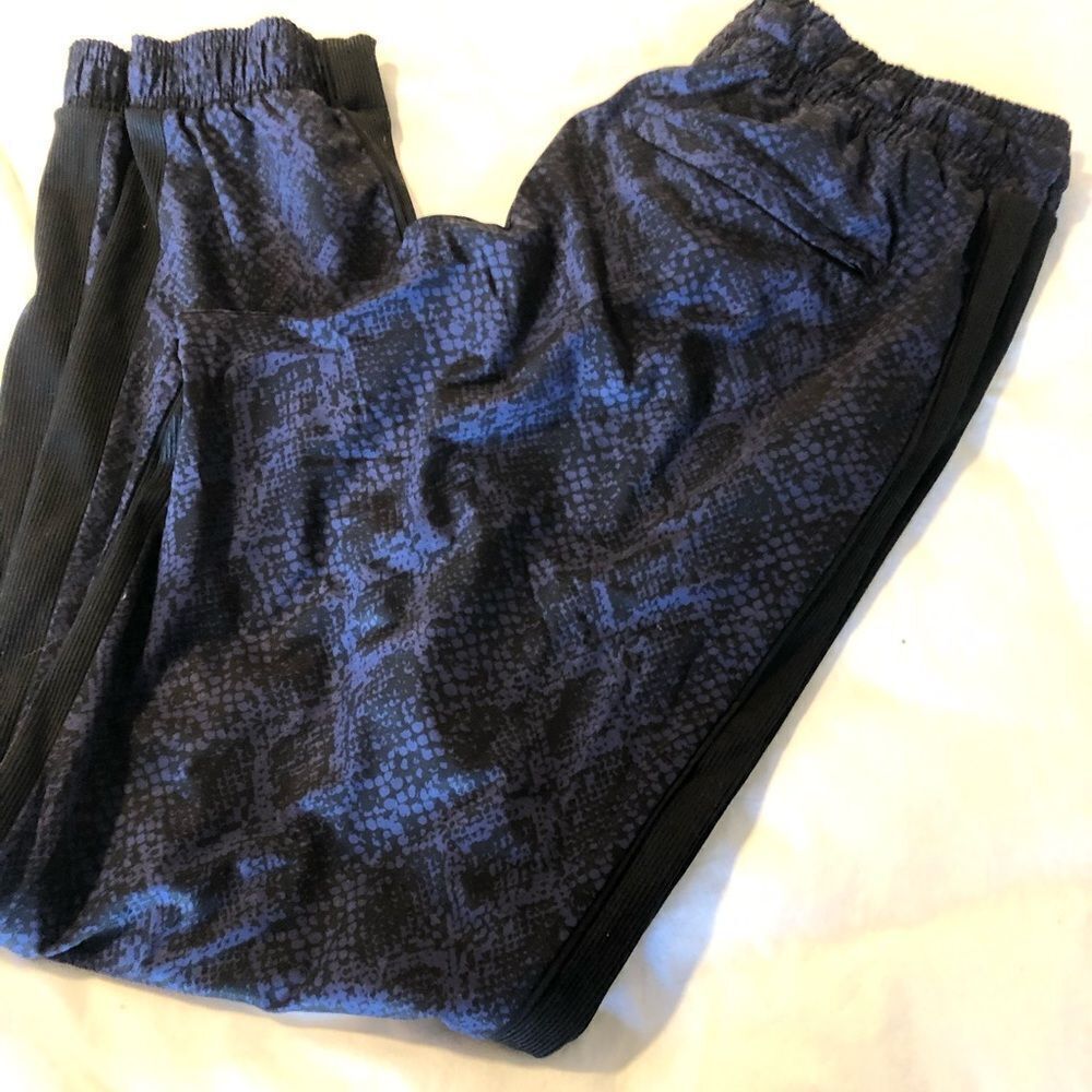 Athleta Brooklyn Python Jogger - Picture 9 of 12